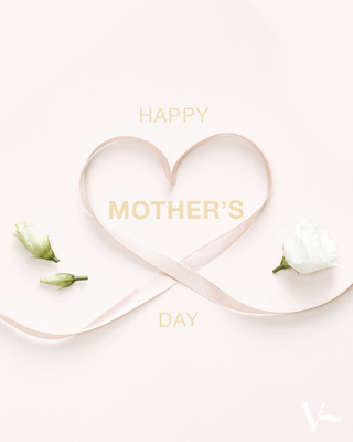 Bonne Fête des Mères to everyone in France today! 💐🇫🇷 A relationship with a mother - whatever form it takes - is a unique bond worthy of reflection and celebration 💗 How would you describe yours in one word? Share it in a comment! 💌

🇫🇷 Aujourd'hui, c’est la fête des mères en France, bonne fête à toutes ! 💐🇫🇷 La relation avec une mère est un lien unique qui mérite partage et célébration 💗 Comment décririez-vous ce lien ? Dites-nous en commentaire ! 💌

#FetesDesMeres #MothersDay #HappyMothersDay #Vivacy  #LaboratoiresVivacy #VivacyBeauty #VPOURLAVIE